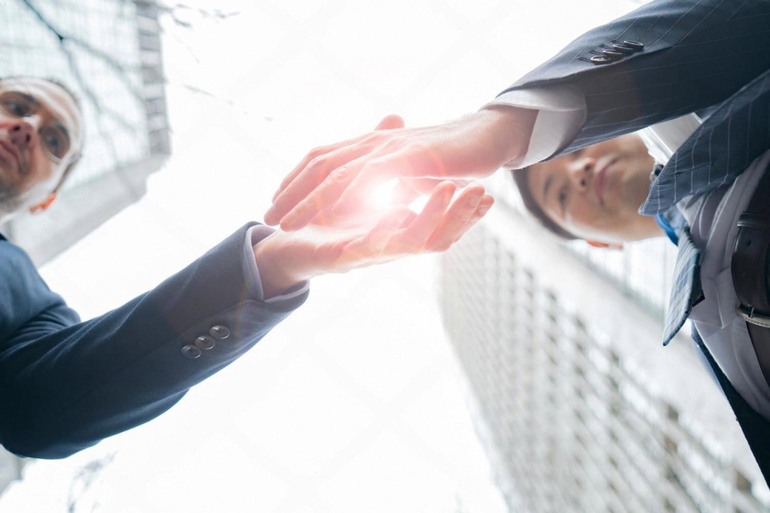 How to Safely Start Cooperation With a Foreign Business From the UAE
